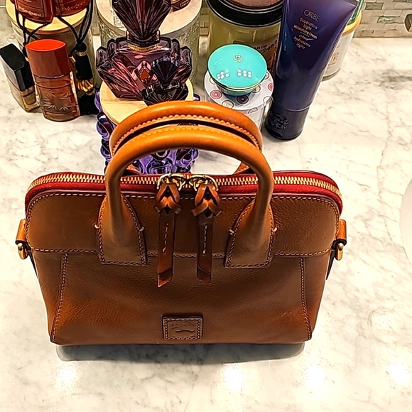 VINTAGE DOONEY AND BOURKE FLORENTINE CAMERON CROSSBODY SATCHEL IN TAN COLOR Sz S - Picture 14 of 16